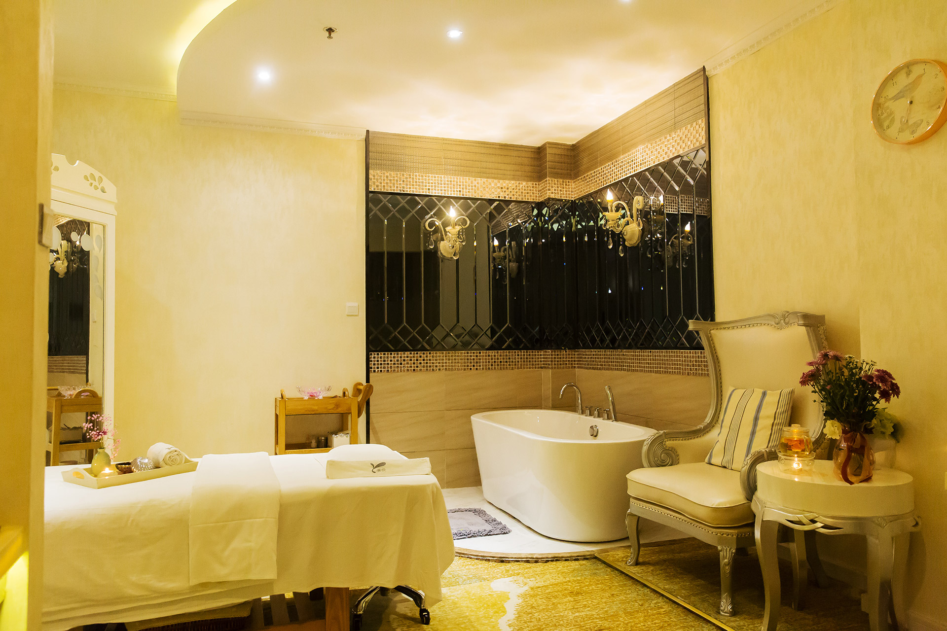 25岁皮肤较黑适合的染发颜色，衬得皮肤