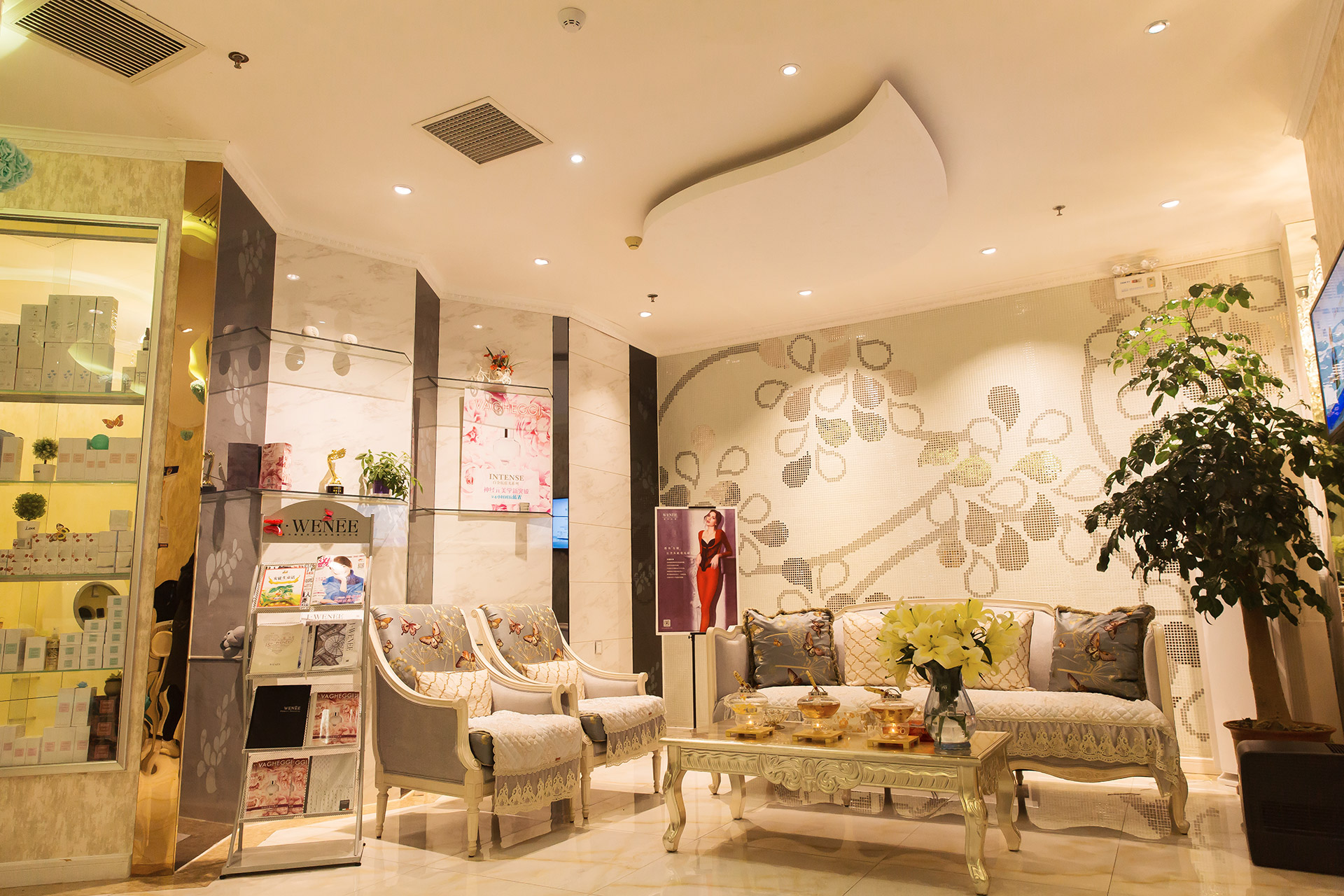 眼镜男生发型设计 简单不失帅气感